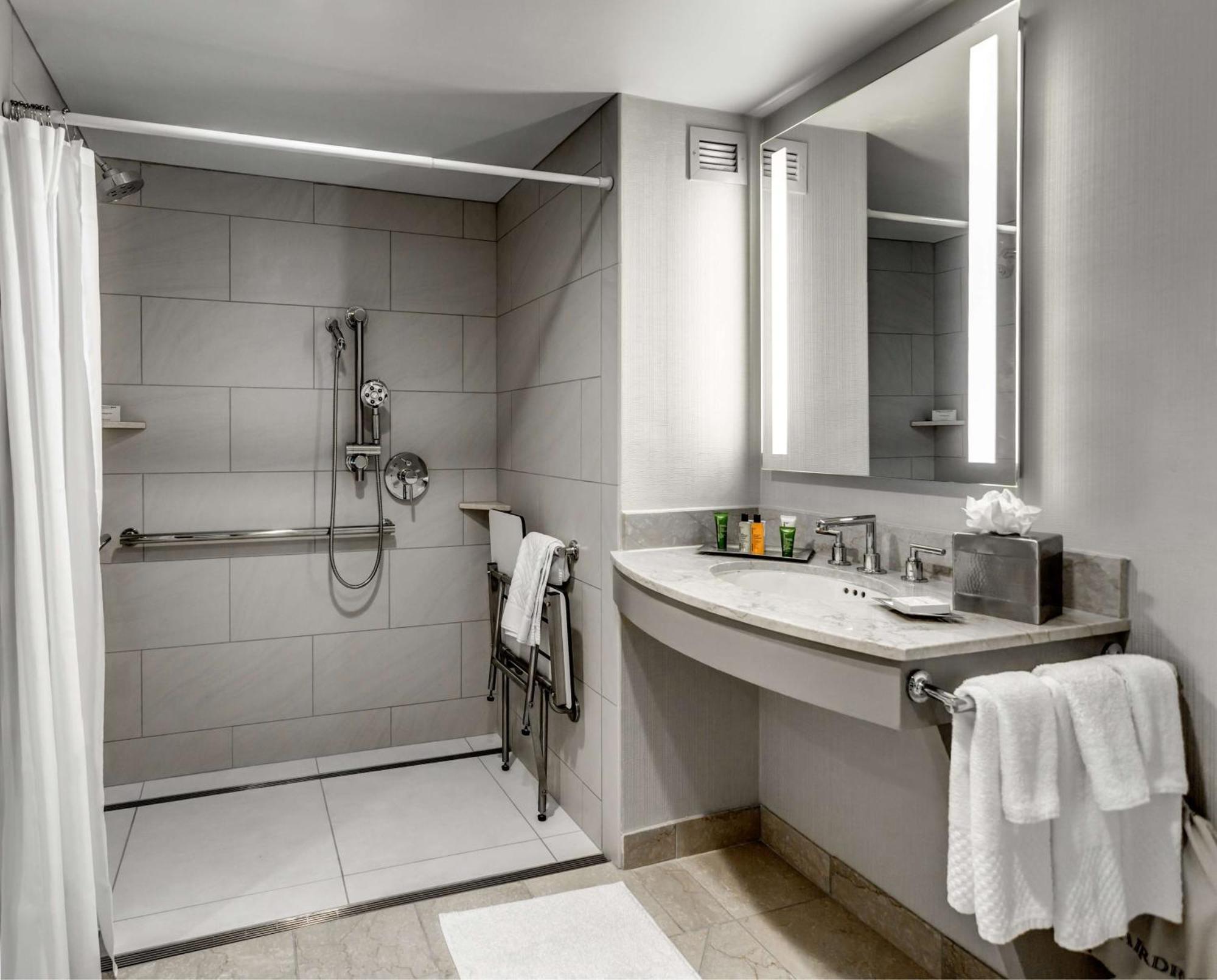 Hotel Hilton Columbus At Easton Esterno foto
